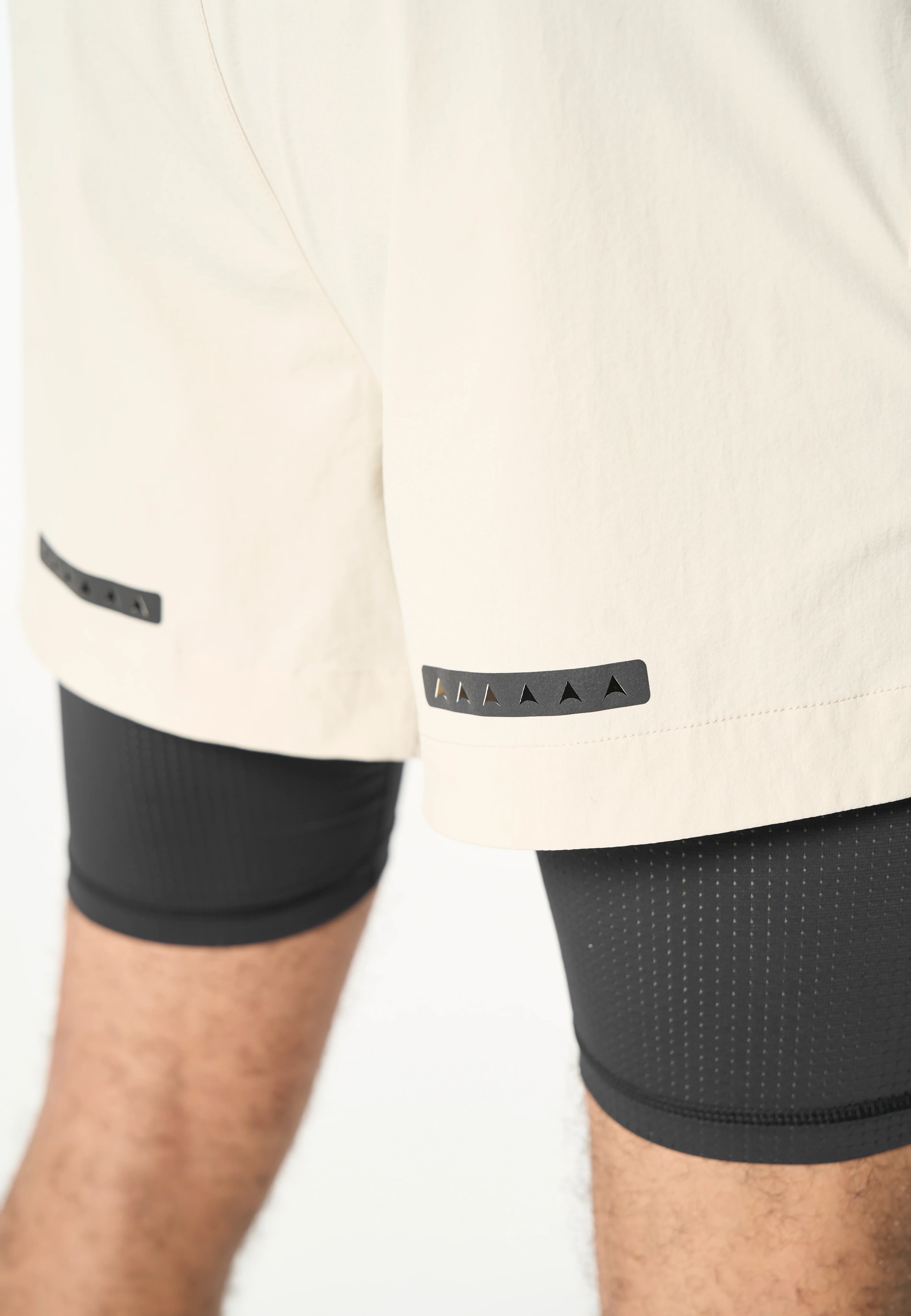 Men's 2-in-1 Cargo Shorts - Beige / Black - Image 3