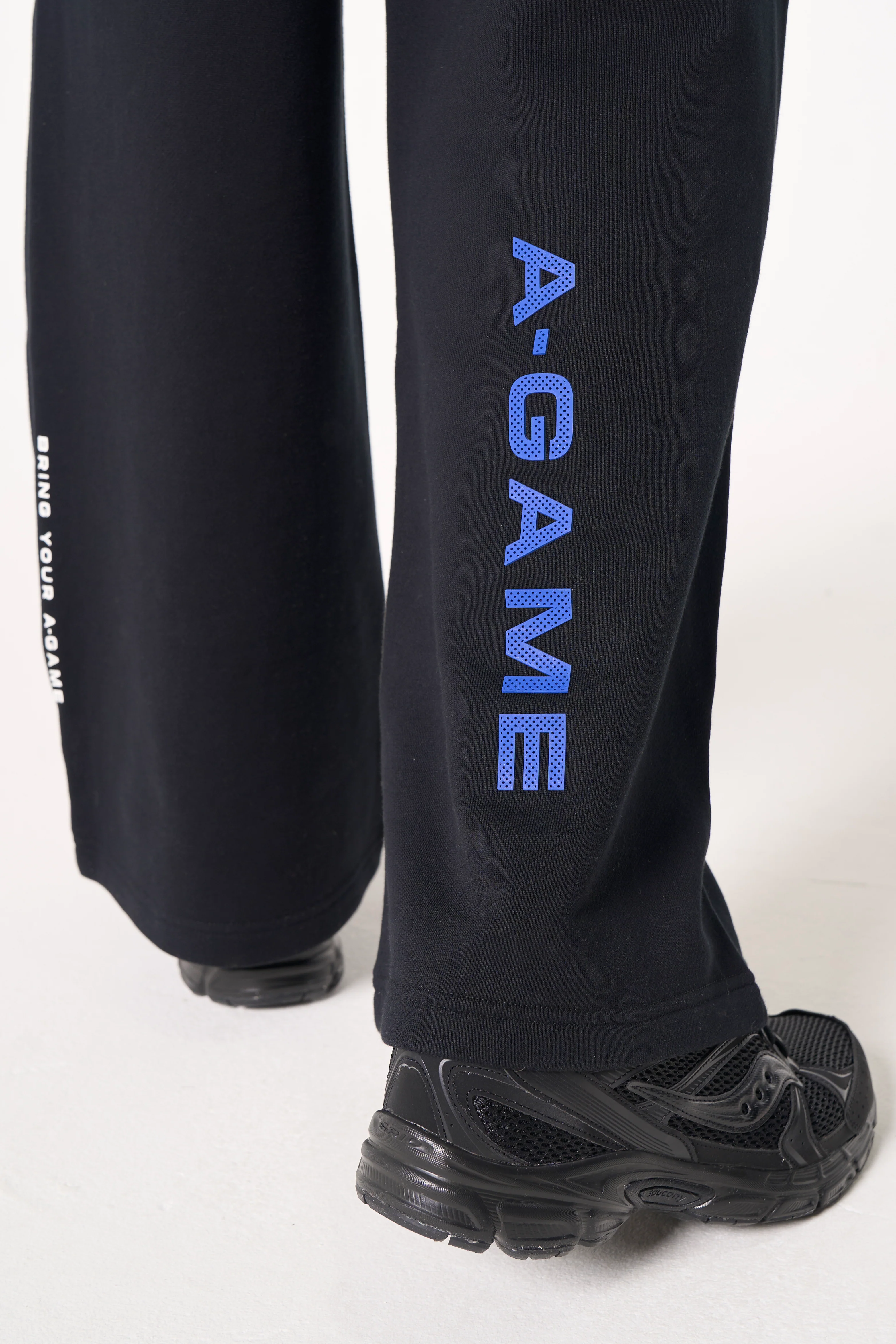 Men's Mesh Panelled Straight Leg Sweat Pants - Black / Cobalt Blue - Image 4