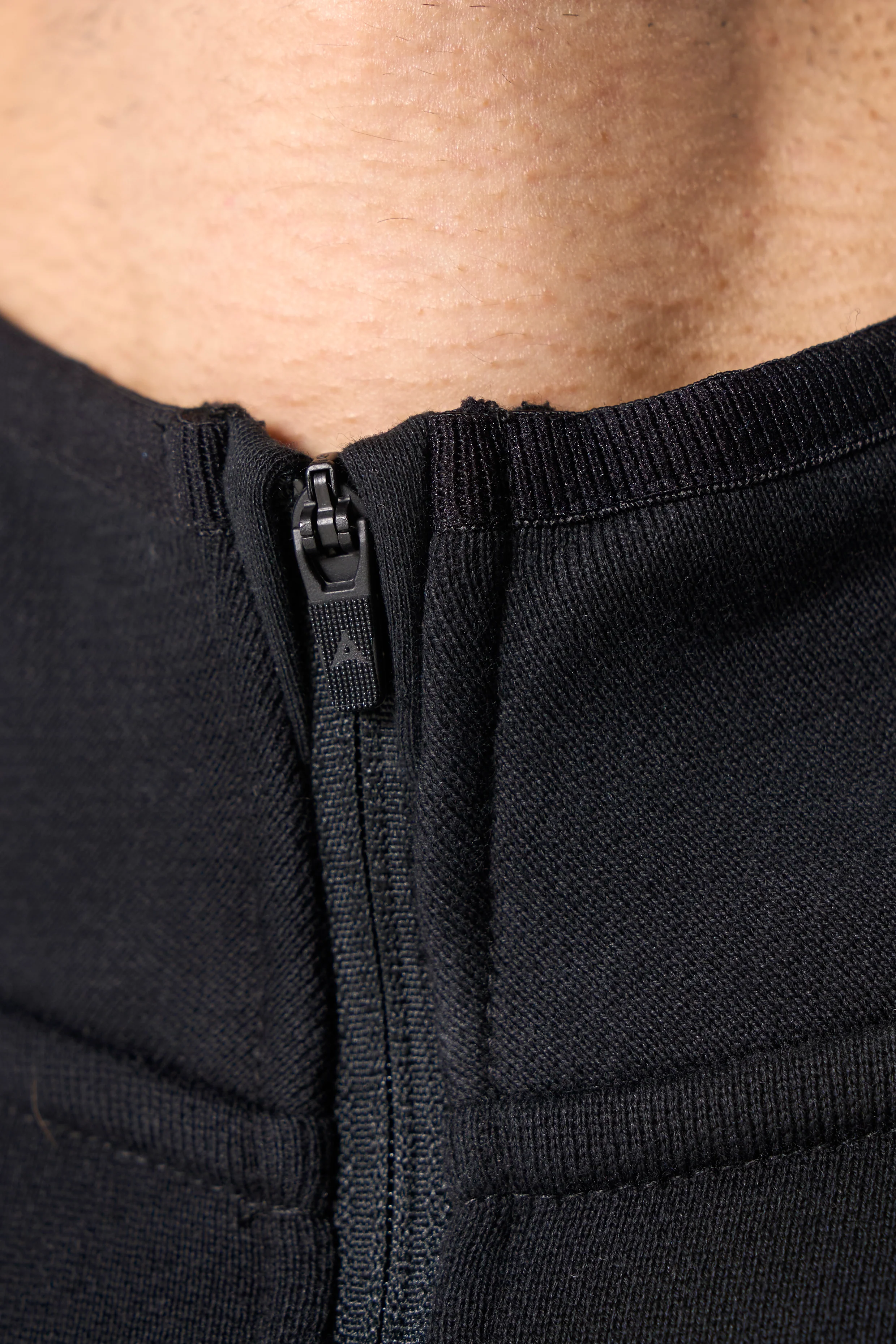 Men's Panelled Mesh Sport Half Zip - Black / Cobalt Blue - Image 4