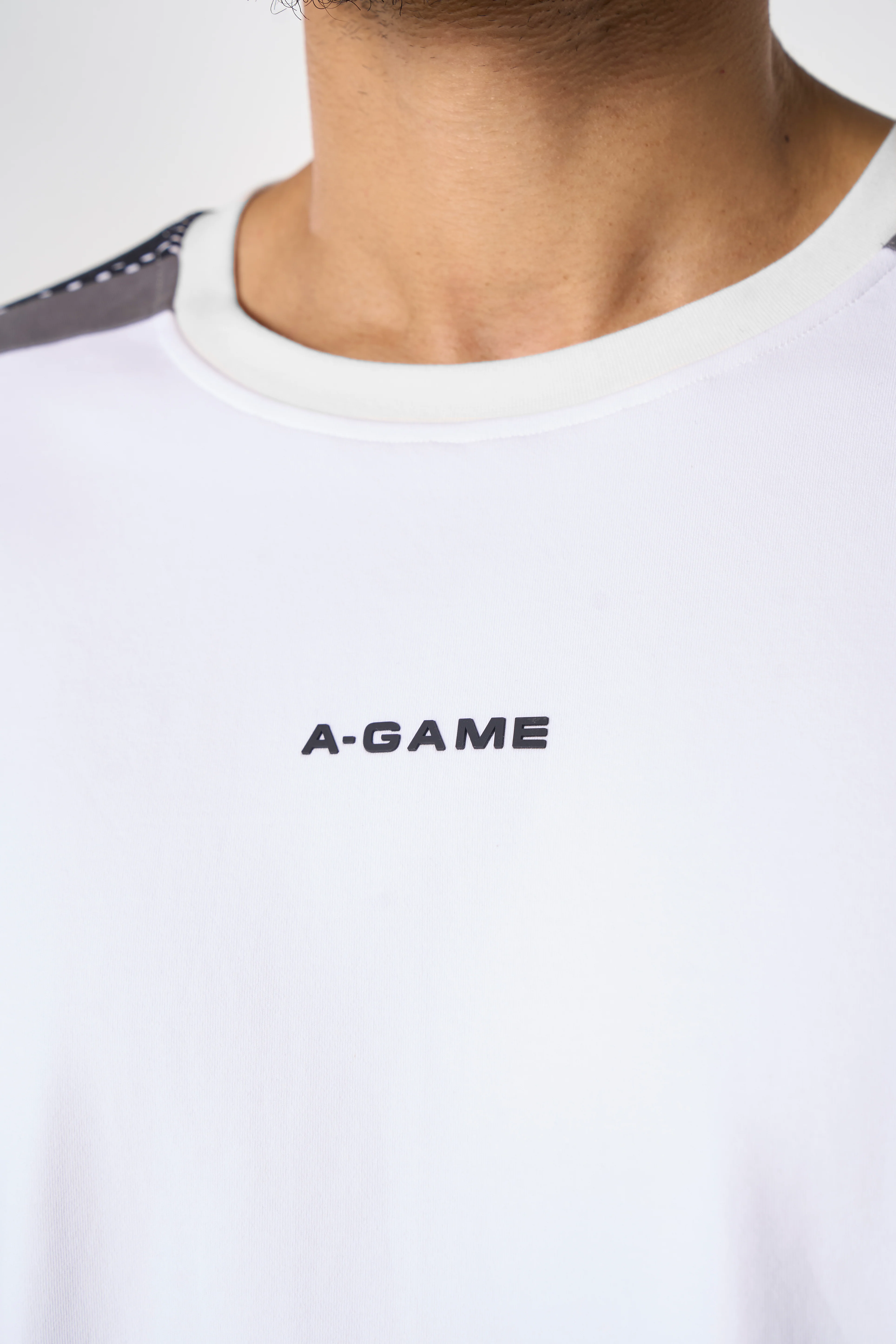 Men's Panelled Mesh Sport T-Shirt - White / Charcoal - Image 3