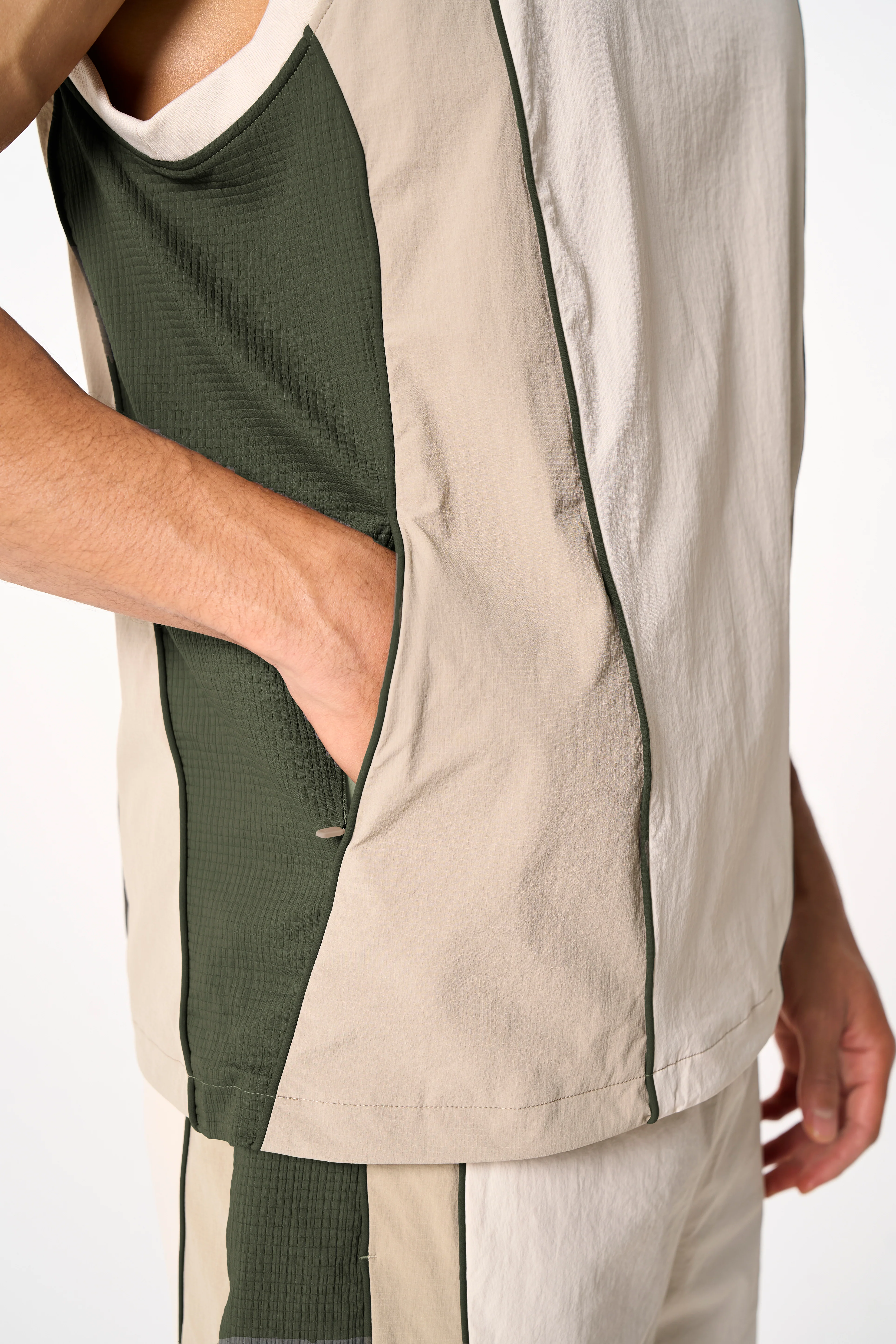 Men's Textured Vest - Beige / Mid Brown - Image 5
