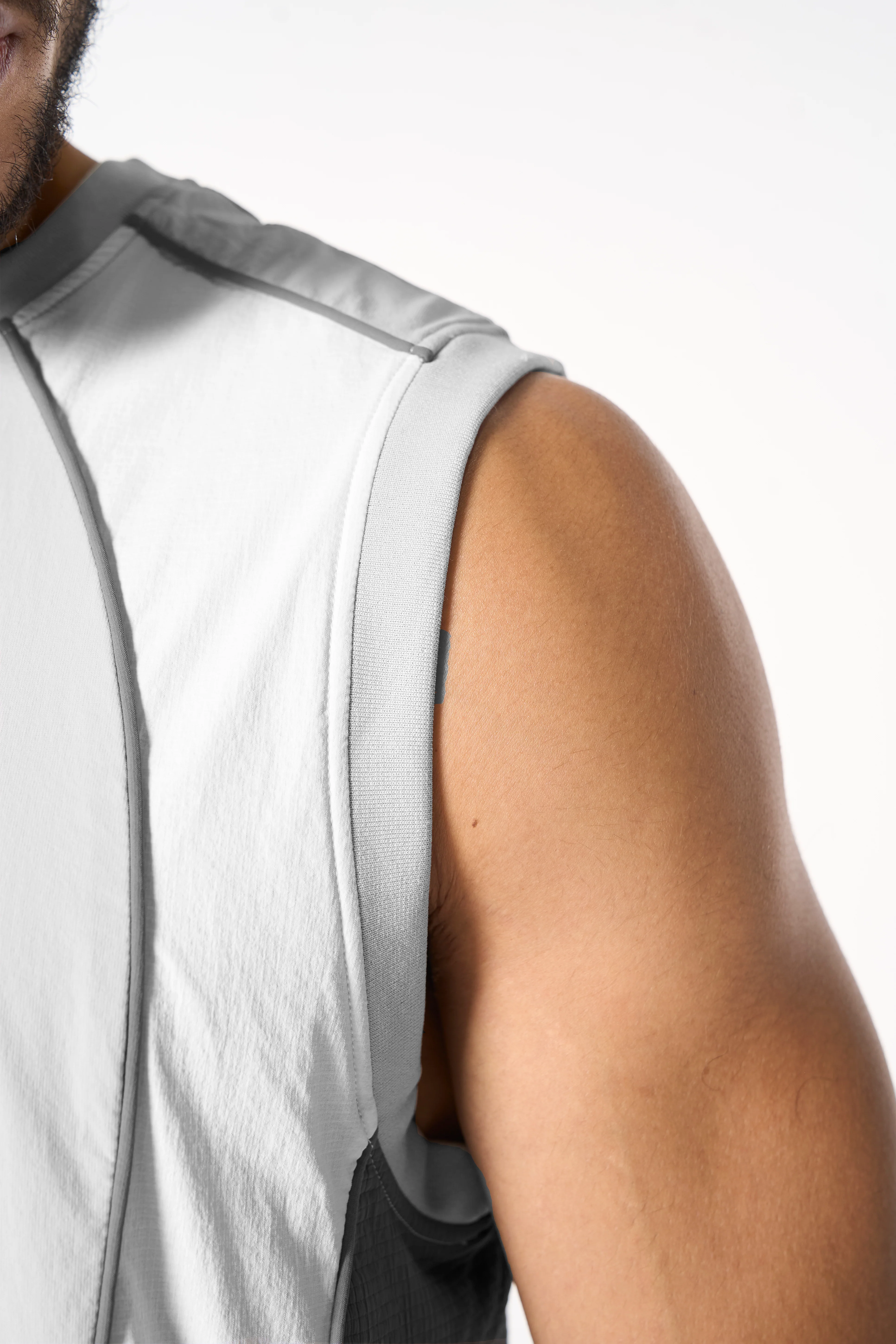 Men's Textured Vest - Grey / White - Image 4