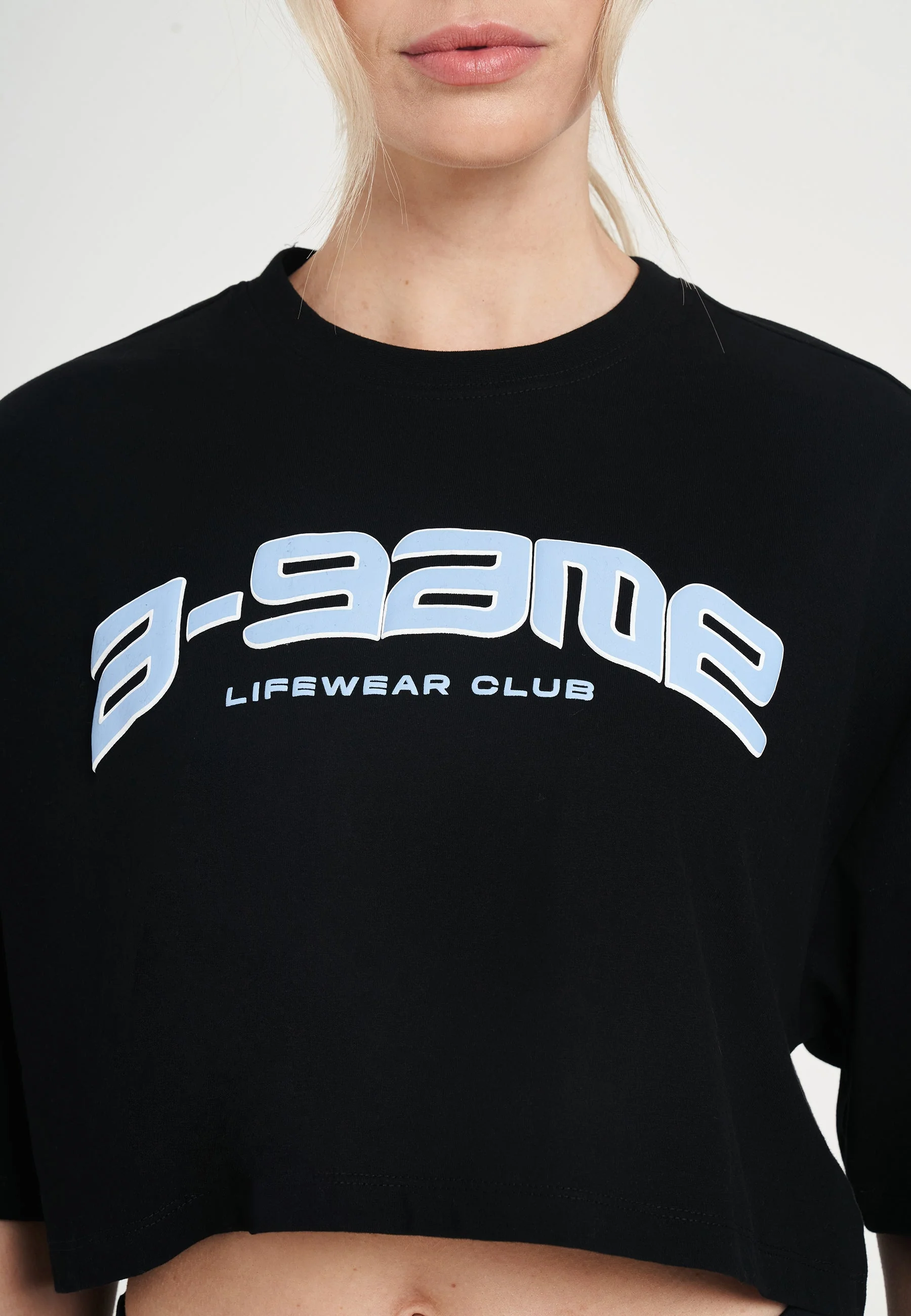Women's Relaxed Cropped T-Shirt - Black - Image 3