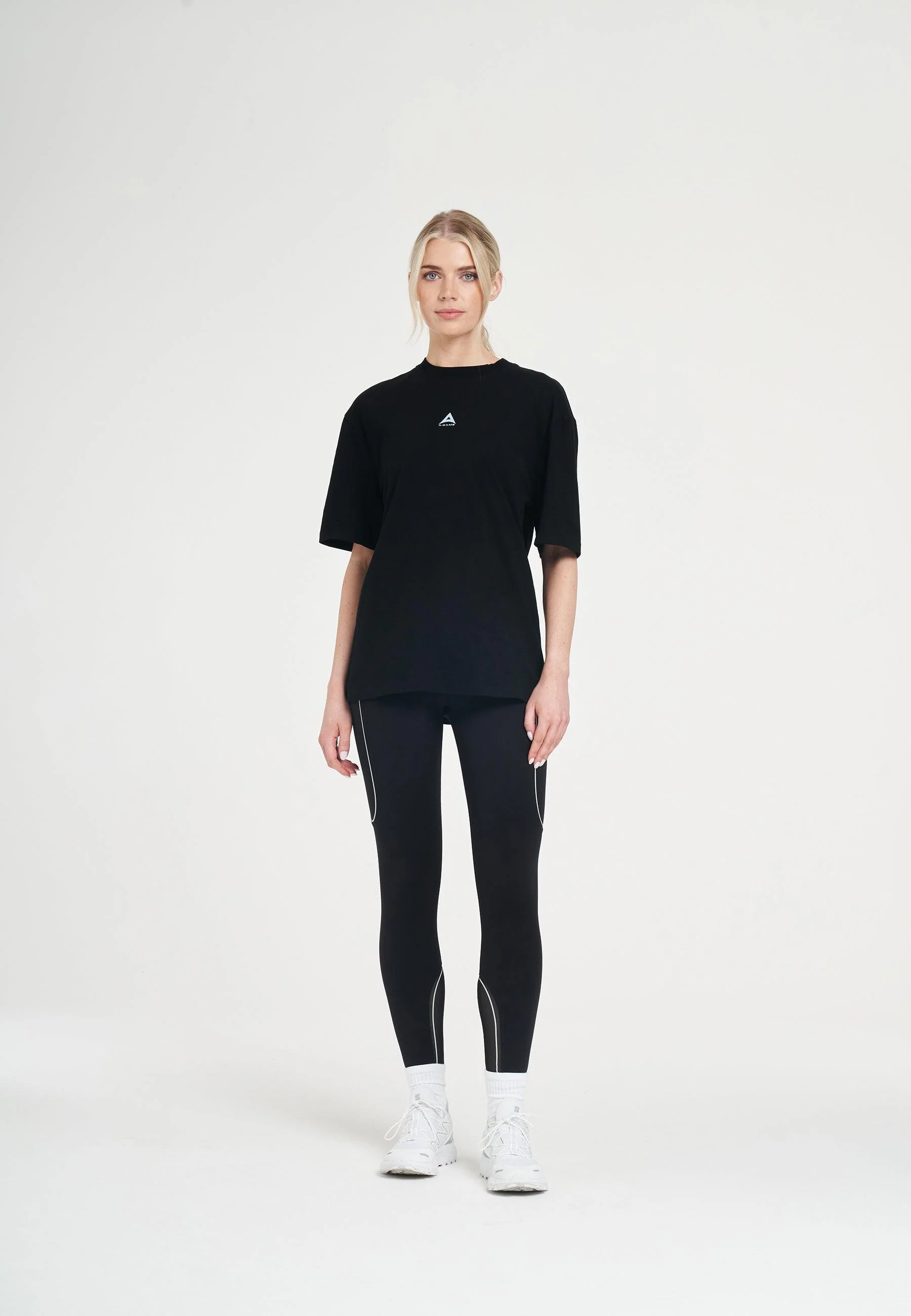 Women's Graphic Relaxed T-Shirt - Black - Image 3