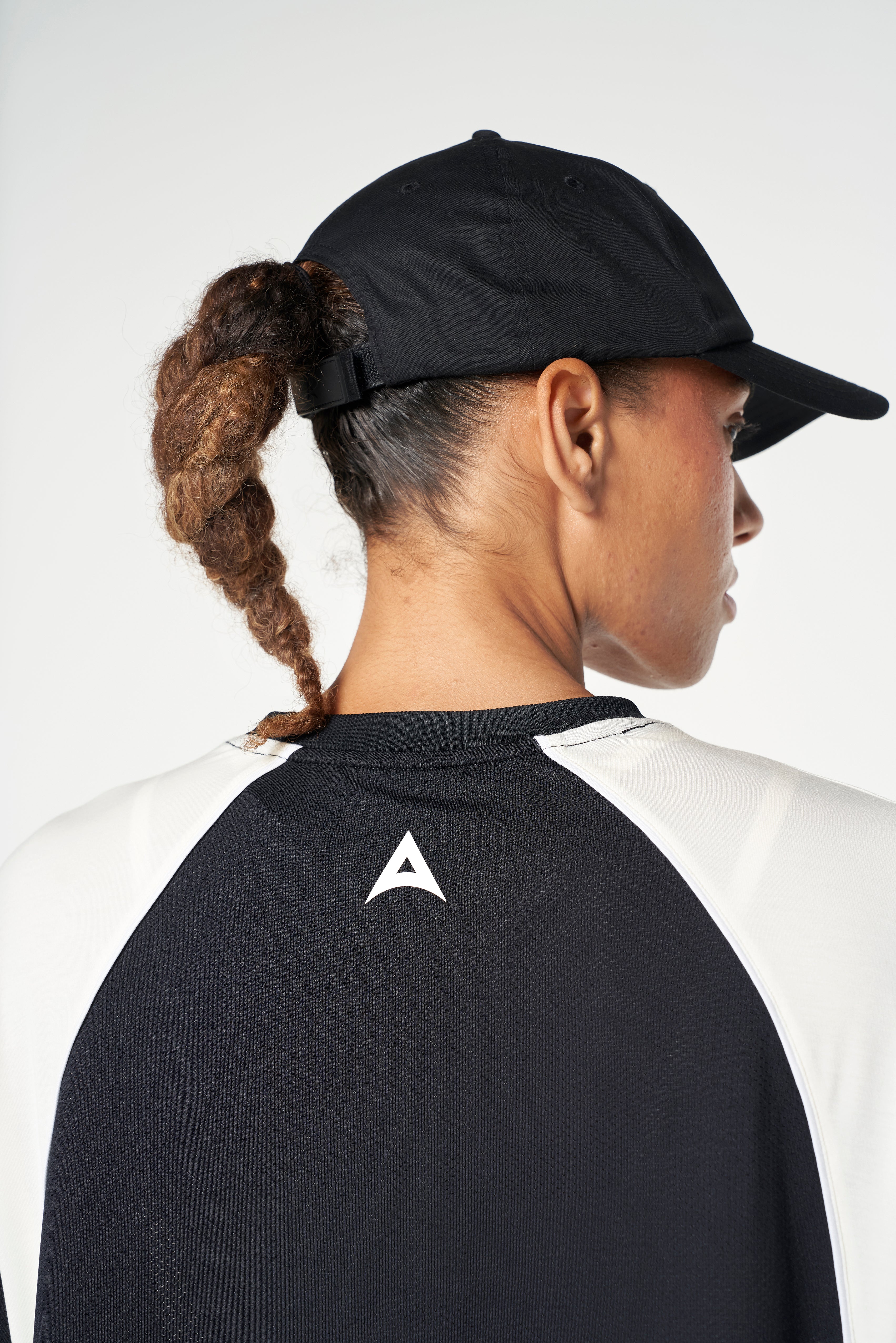 Women's Cropped Mesh Panel T-Shirt - Black - Image 3