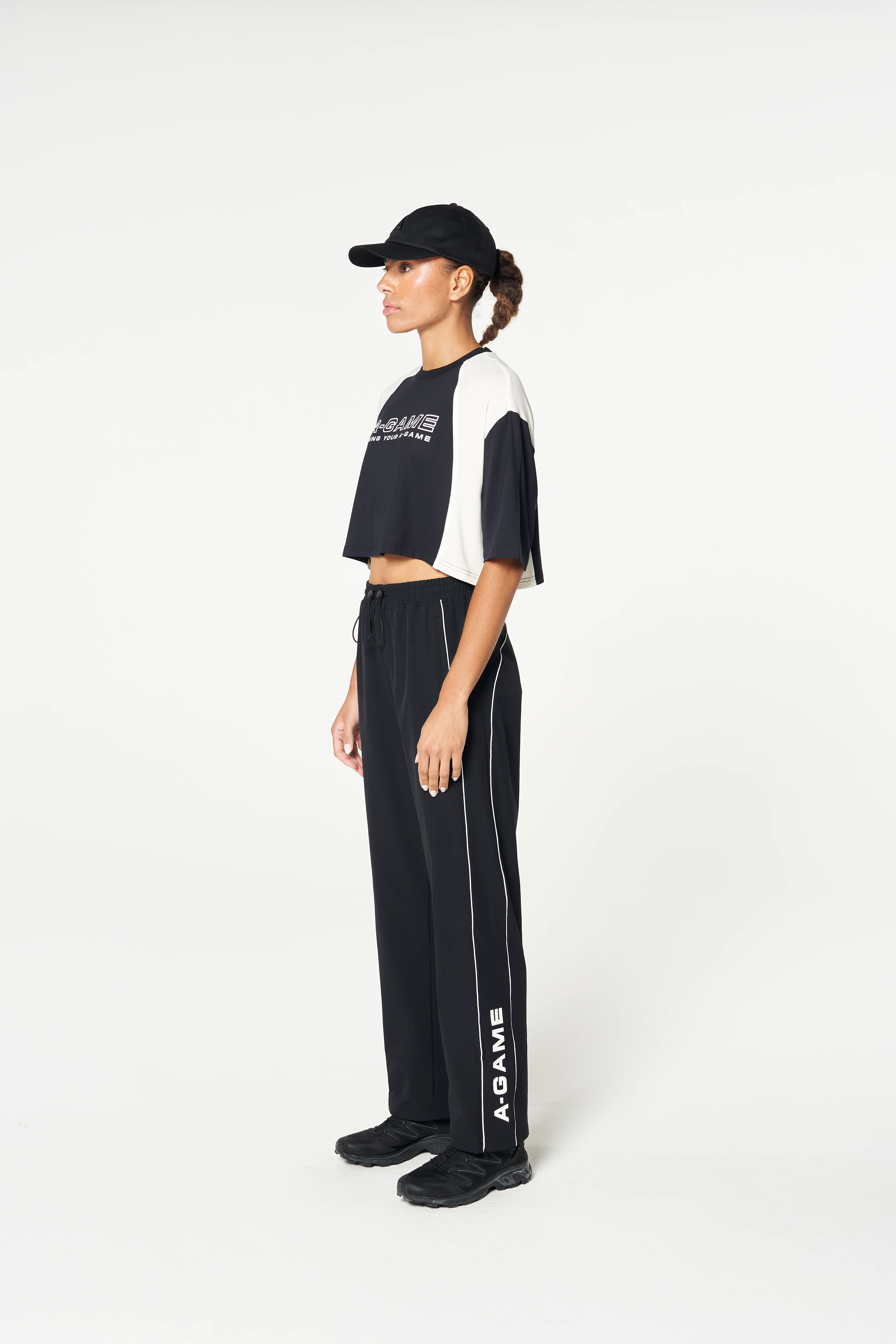 Women's Cropped Mesh Panel T-Shirt - Black - Image 4
