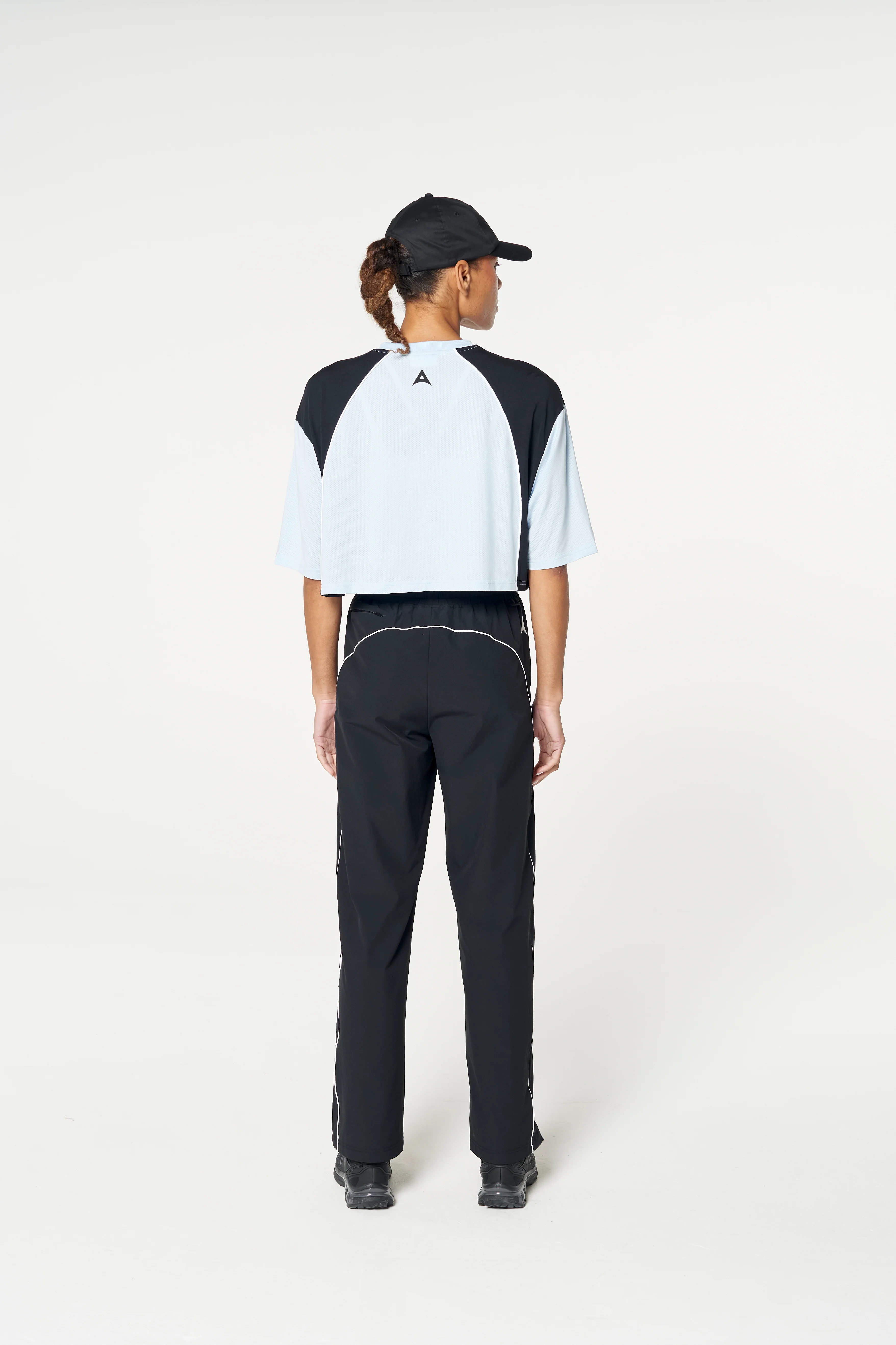 Women's Cropped Mesh Panel T-Shirt - Pale Blue - Image 6